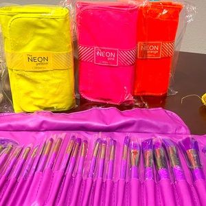 Make up brushes kit  any color